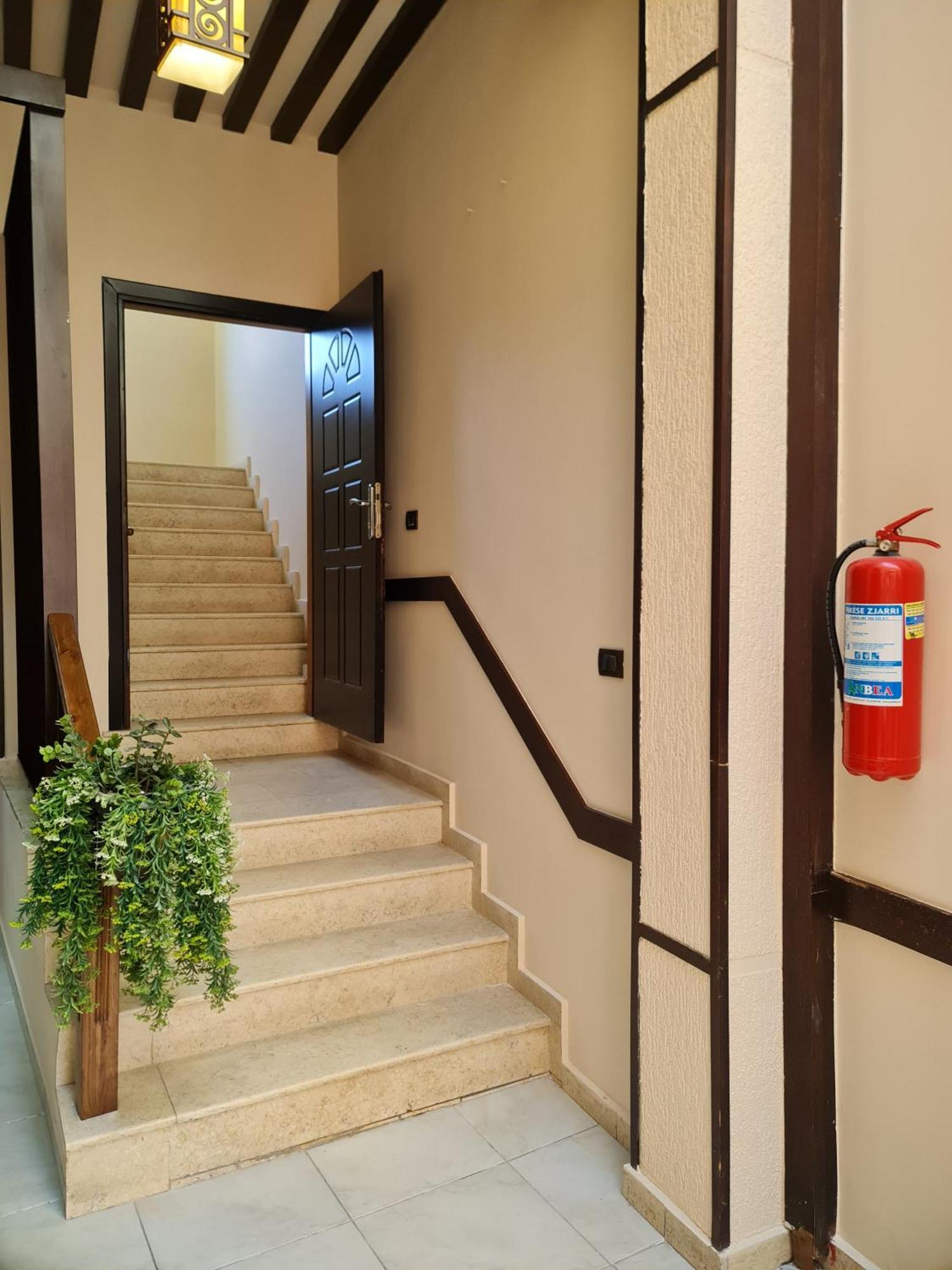 Hotel La Villa Tirana Eksteriør billede