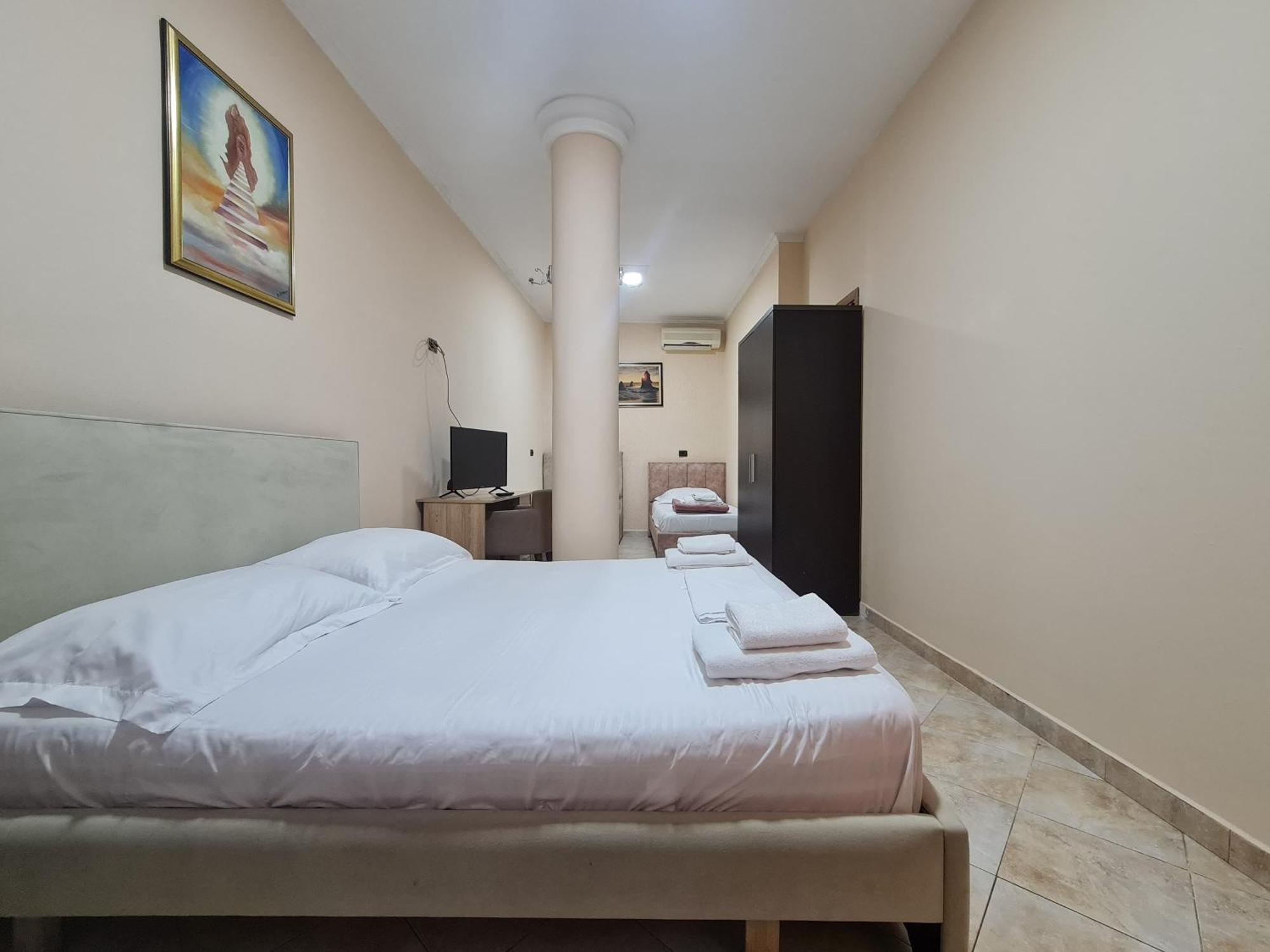 Hotel La Villa Tirana Eksteriør billede