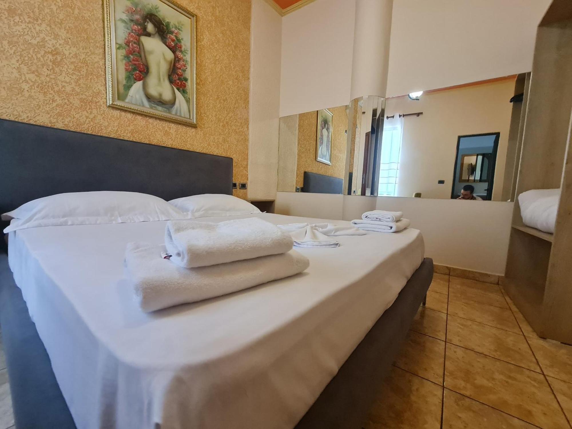 Hotel La Villa Tirana Eksteriør billede